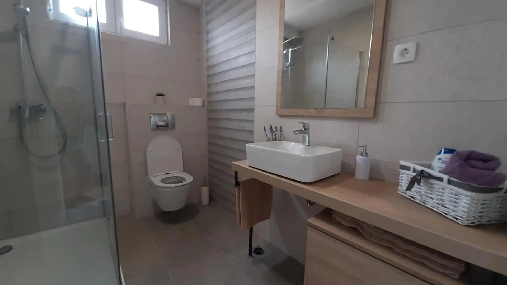Holiday home Vacation House With Private Pool And Yard Kozino