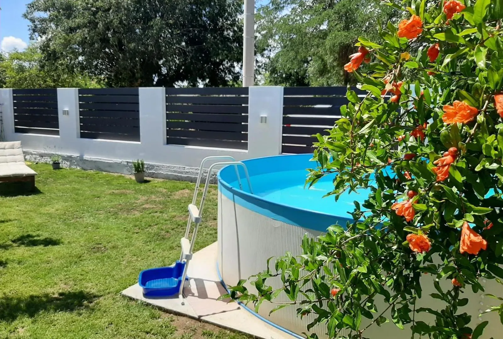 Nyaraló Vacation House With Private Pool And Yard Kožino