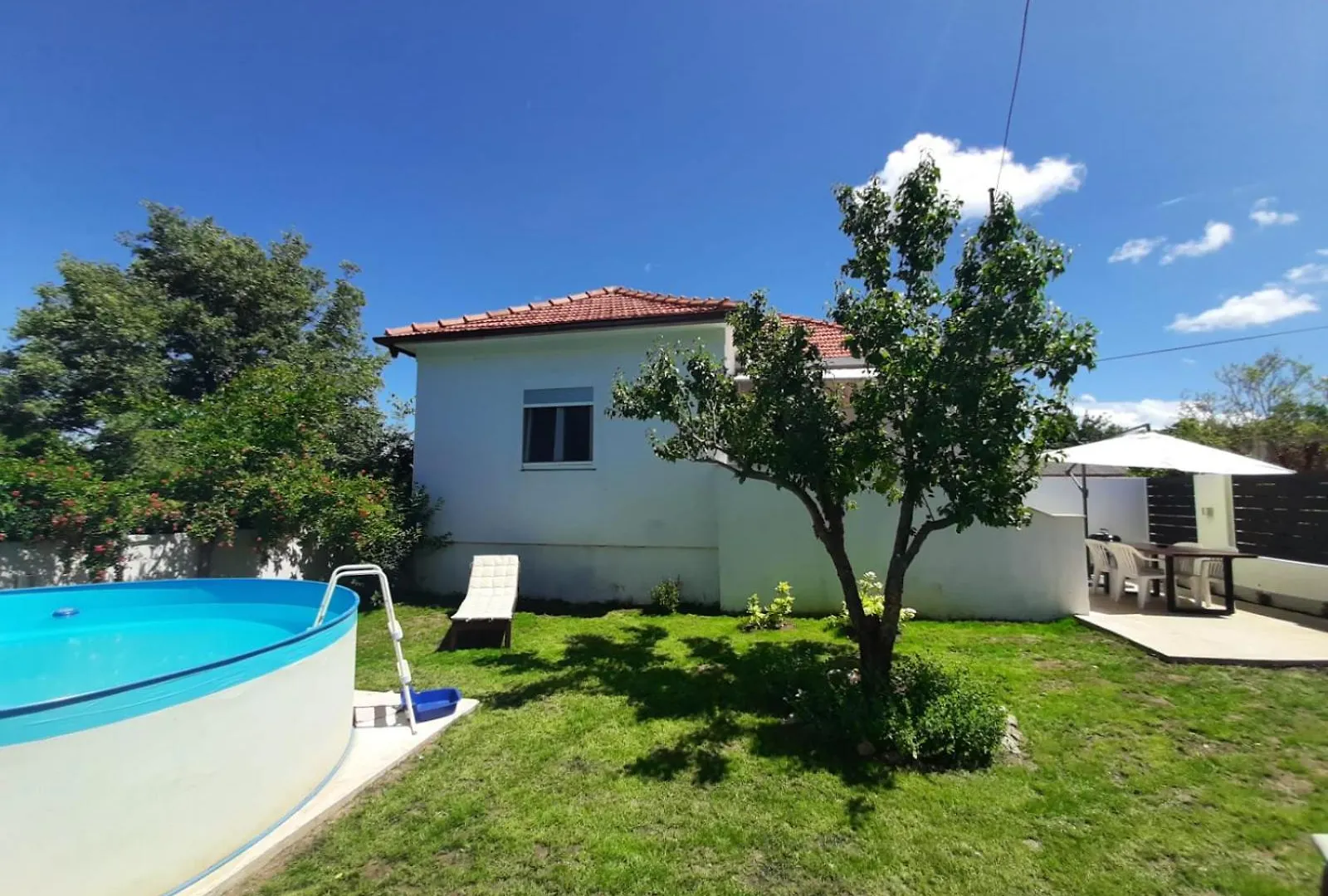 Holiday home Vacation House With Private Pool And Yard Kozino